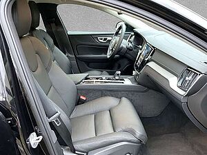 Volvo  B5 AWD Mild-Hybrid Ultimate Dark ACC BLIS SD