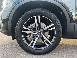 Volvo  B3 MILD Hybrid Automatik Plus Dark LED