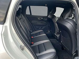 Volvo  B4 Mild-Hybrid Ultra Dark  ACC BLIS SD