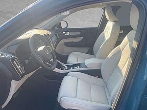 Volvo  B4 MILD Hybrid Ultimate Dark AHK ACC BLIS
