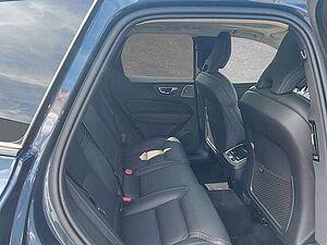 Volvo  B5 AWD Ultra Dark ACC BLIS HUD SD