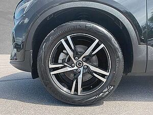 Volvo  B4 Mild-Hybrid Plus Dark  ACC BLIS SD LED
