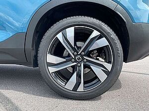 Volvo  B3 Mild-Hybrid Plus Dark  ACC BLIS SD LED
