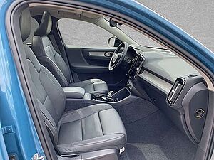 Volvo  B3 Mild-Hybrid Plus Dark  ACC BLIS SD LED