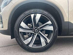 Volvo  B4 Mild-Hybrid Plus Dark ACC BLIS SD LED
