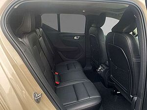 Volvo  B4 Mild-Hybrid Plus Dark ACC BLIS SD LED
