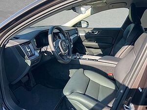 Volvo  B4 Mild-Hybrid Core AHK ACC BLIS