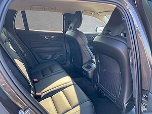 Volvo  B4 Mild-Hybrid Core AHK ACC BLIS