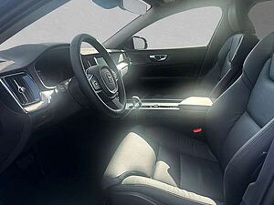 Volvo  B4 Mild-Hybrid Core ACC BLIS LED