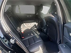 Volvo  B4 Mild-Hybrid Core ACC BLIS LED