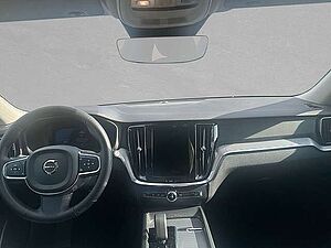 Volvo  B4 Mild-Hybrid Core ACC BLIS LED