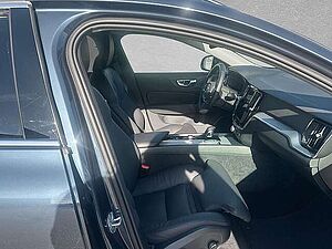 Volvo  B4 Mild-Hybrid Core ACC BLIS LED