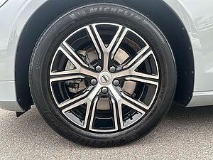 Volvo  B3 Mild-Hybrid Core LED