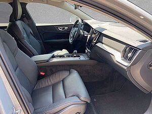 Volvo  B4 Mild-Hybrid Core AHK ACC BLIS LED