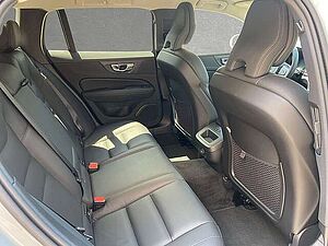 Volvo  B4 Mild-Hybrid Core AHK ACC BLIS LED
