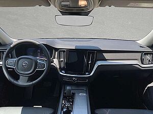 Volvo  B4 Mild-Hybrid Core AHK ACC BLIS LED