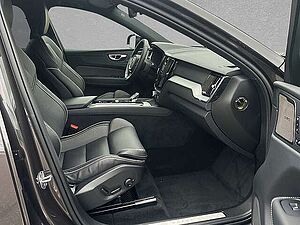 Volvo  B5 AWD Mild-Hybrid Plus Dark AHK ACC BLIS