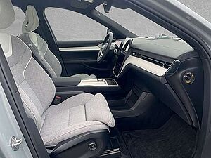 Volvo  Ultra Twin Motor Performance AWD 7-Sitzer
