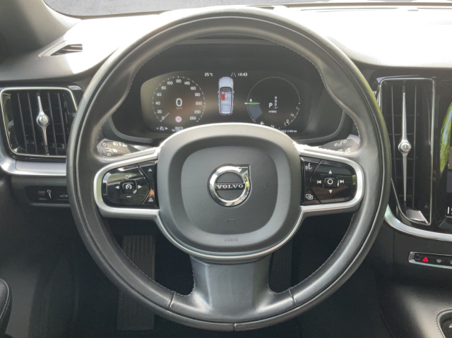 Volvo  V60 T6 Plug-In Hybrid Momentum Pro AWD Bluetooth Head Up Display Navi LED Klima