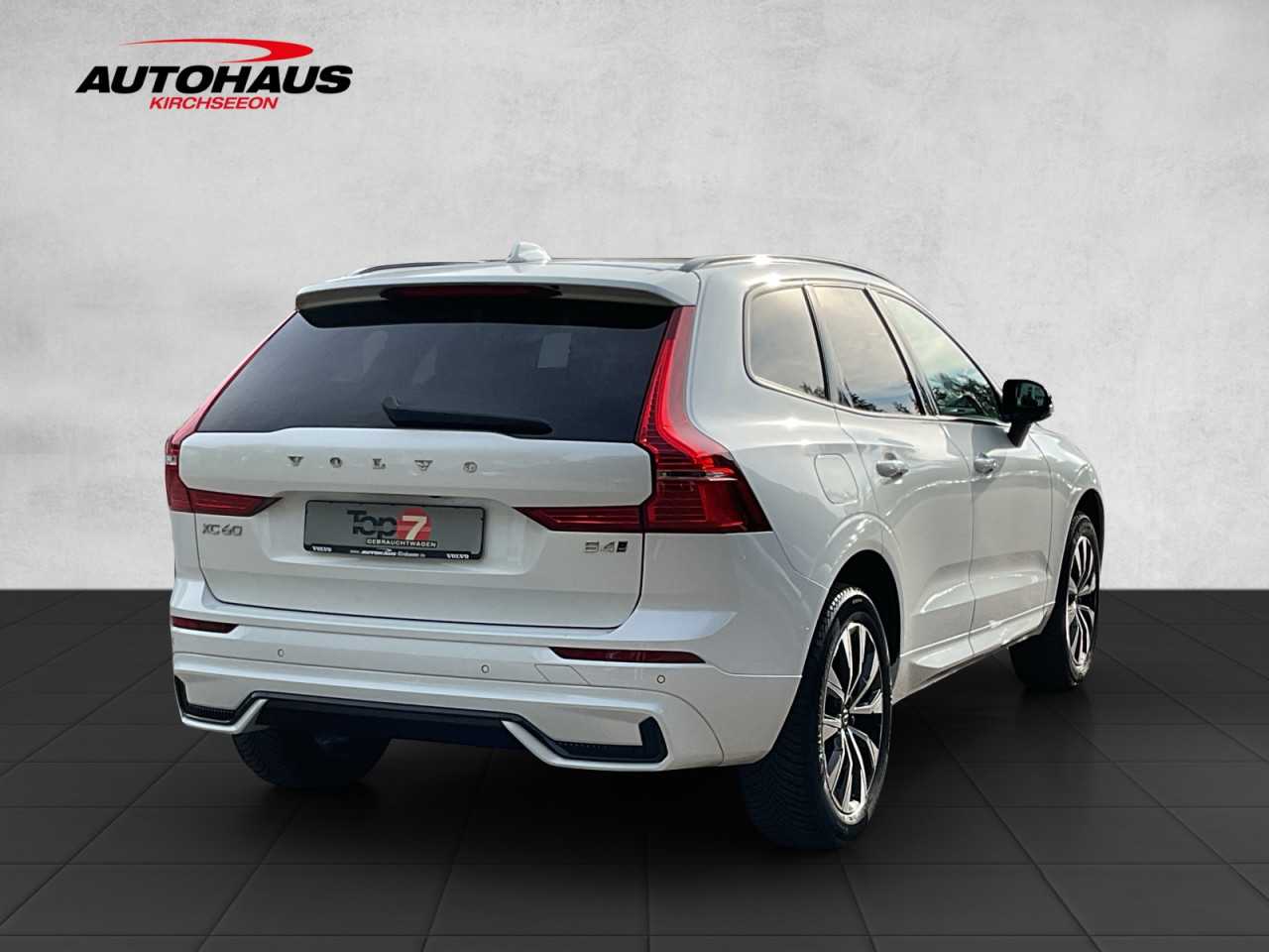 Volvo  XC60 B4 (Diesel) Plus Dark AWD Automatik Bluetooth Navi LED Vollleder Klima Stan