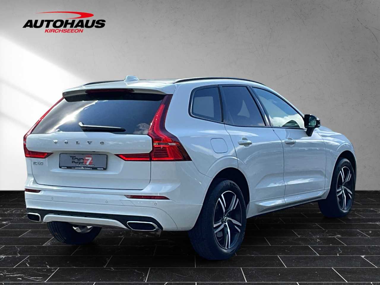 Volvo  XC60 B4 (Benzin) R-Design 2WD Automatik Bluetooth Navi LED Klima Einparkhilfe el