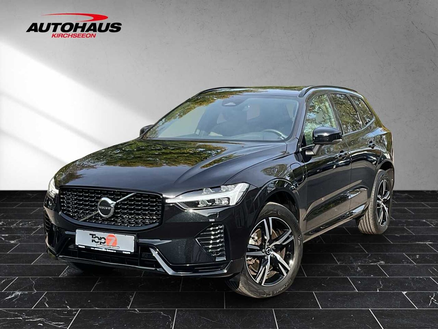 Volvo  XC60 T6 R-Design Recharge Plug-In Hybrid AWD Autom Bluetooth Navi LED Klima Einp