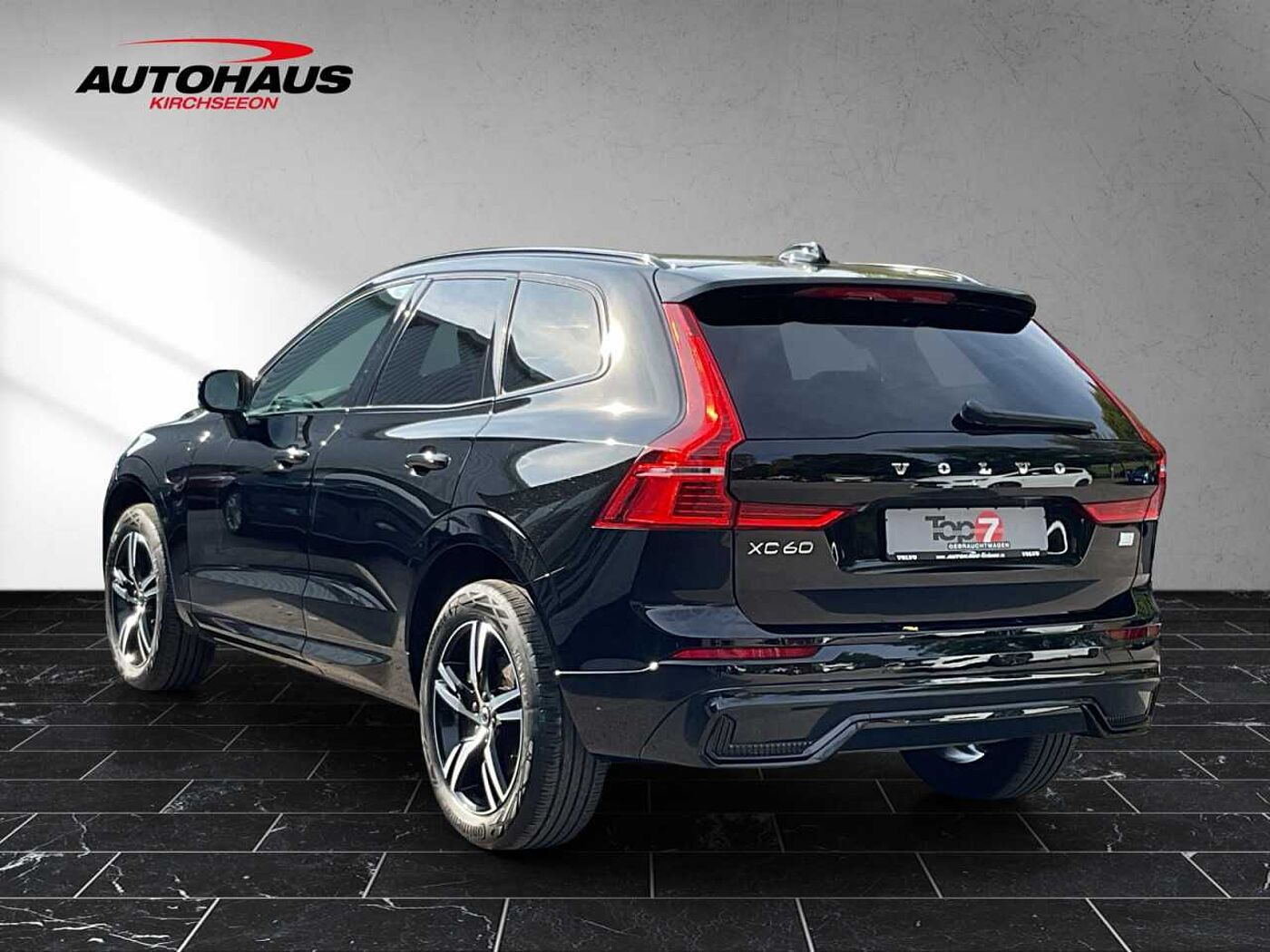 Volvo  XC60 T6 R-Design Recharge Plug-In Hybrid AWD Autom Bluetooth Navi LED Klima Einp