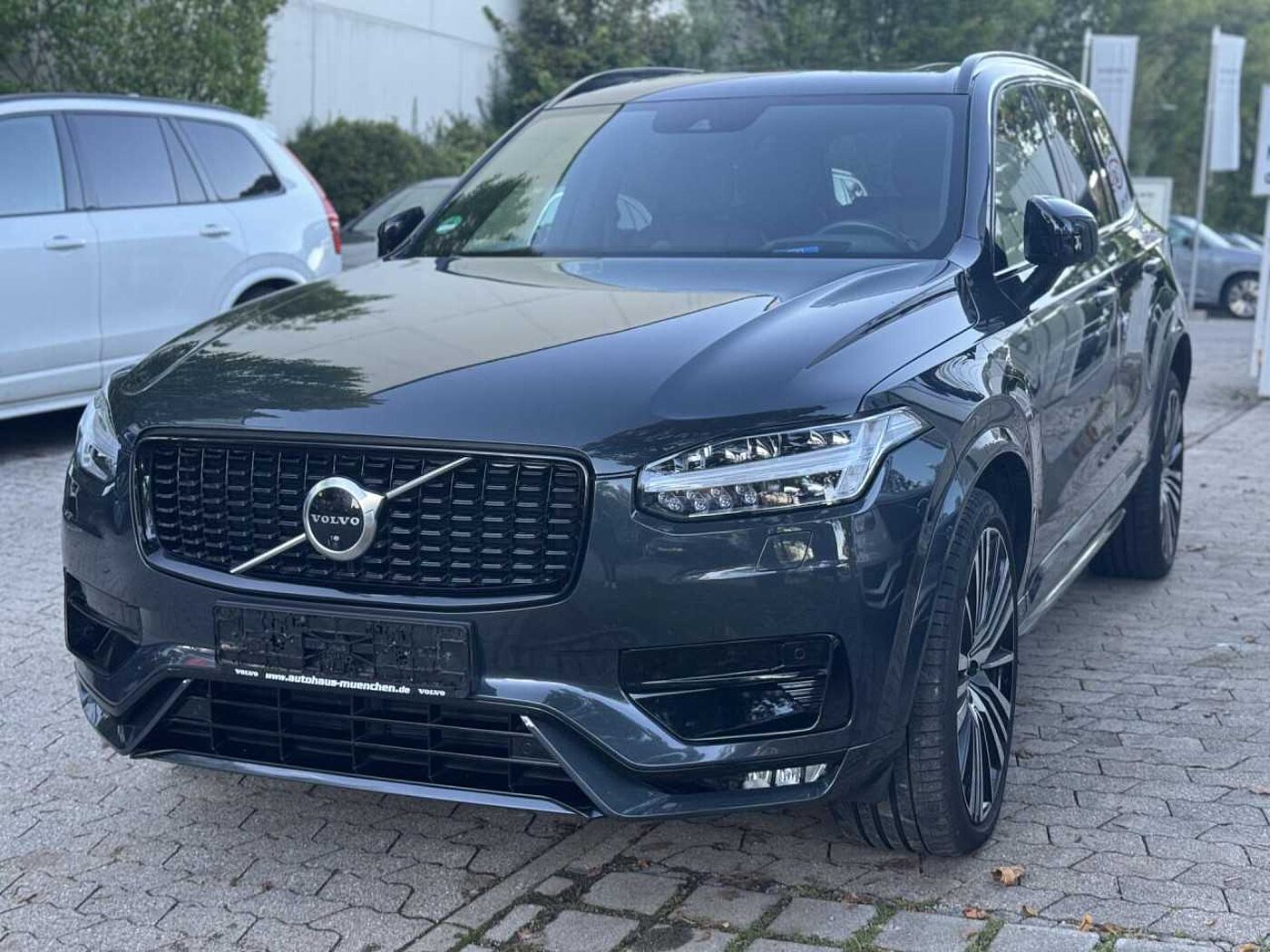 Volvo  XC90 B5 D AWD RDesign Bluetooth Head Up Display Navi LED Vollleder Klima Luftfed