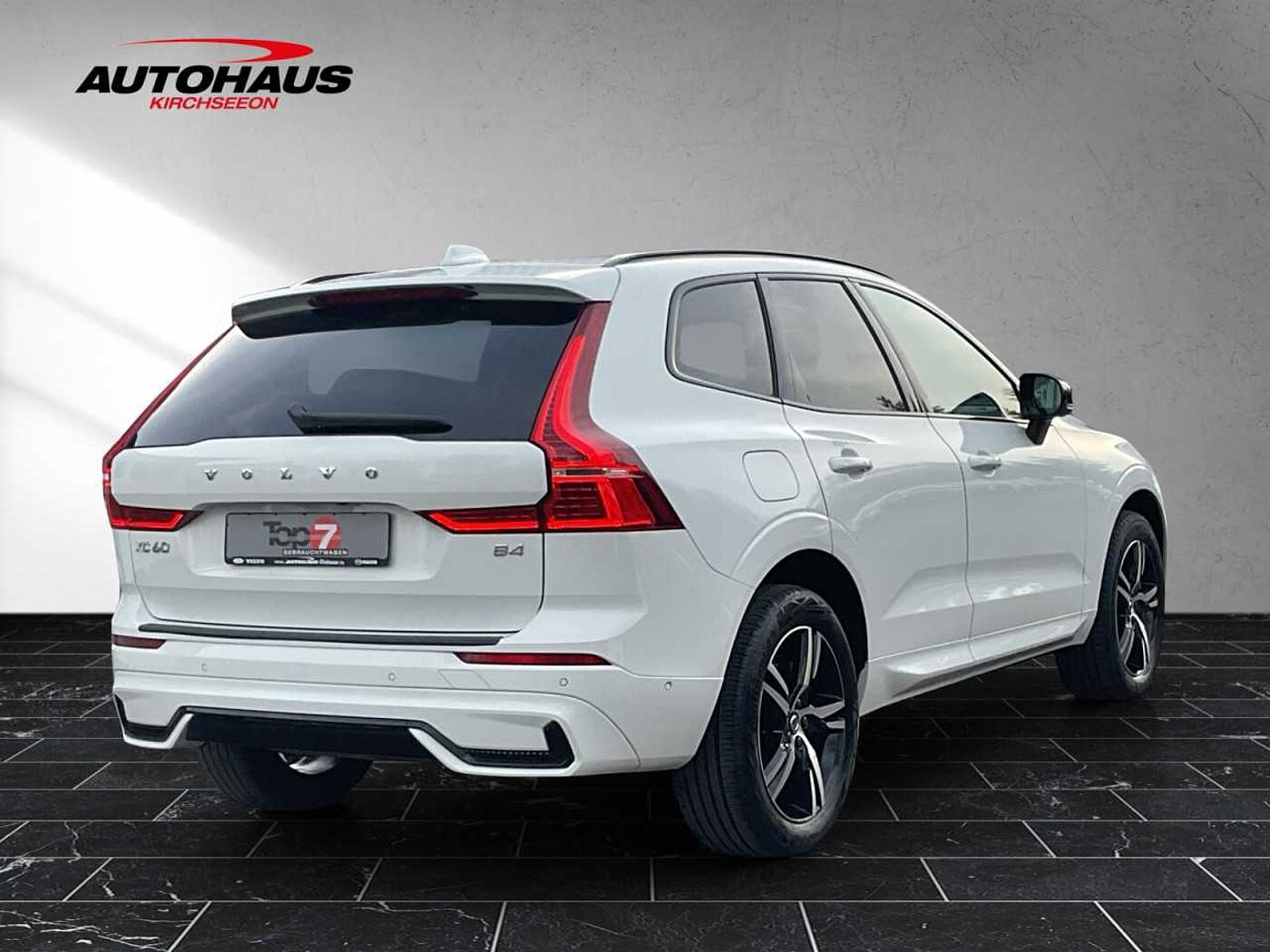 Volvo  XC60 B4 (Benzin) R-Design 2WD Automatik Bluetooth Navi LED Klima Einparkhilfe el