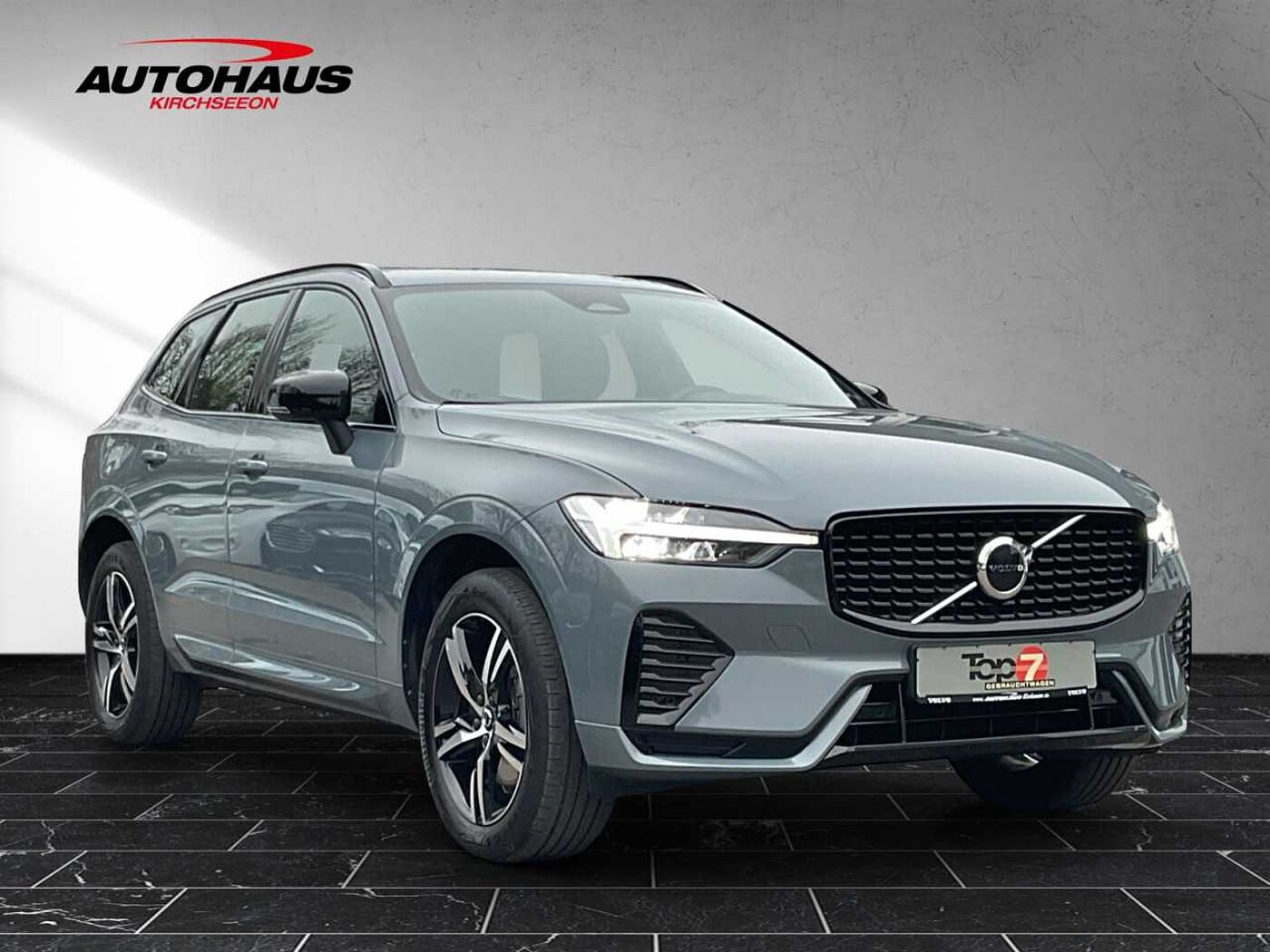 Volvo  XC60 B4 (Benzin) R-Design 2WD Automatik Bluetooth Navi LED Klima Einparkhilfe el