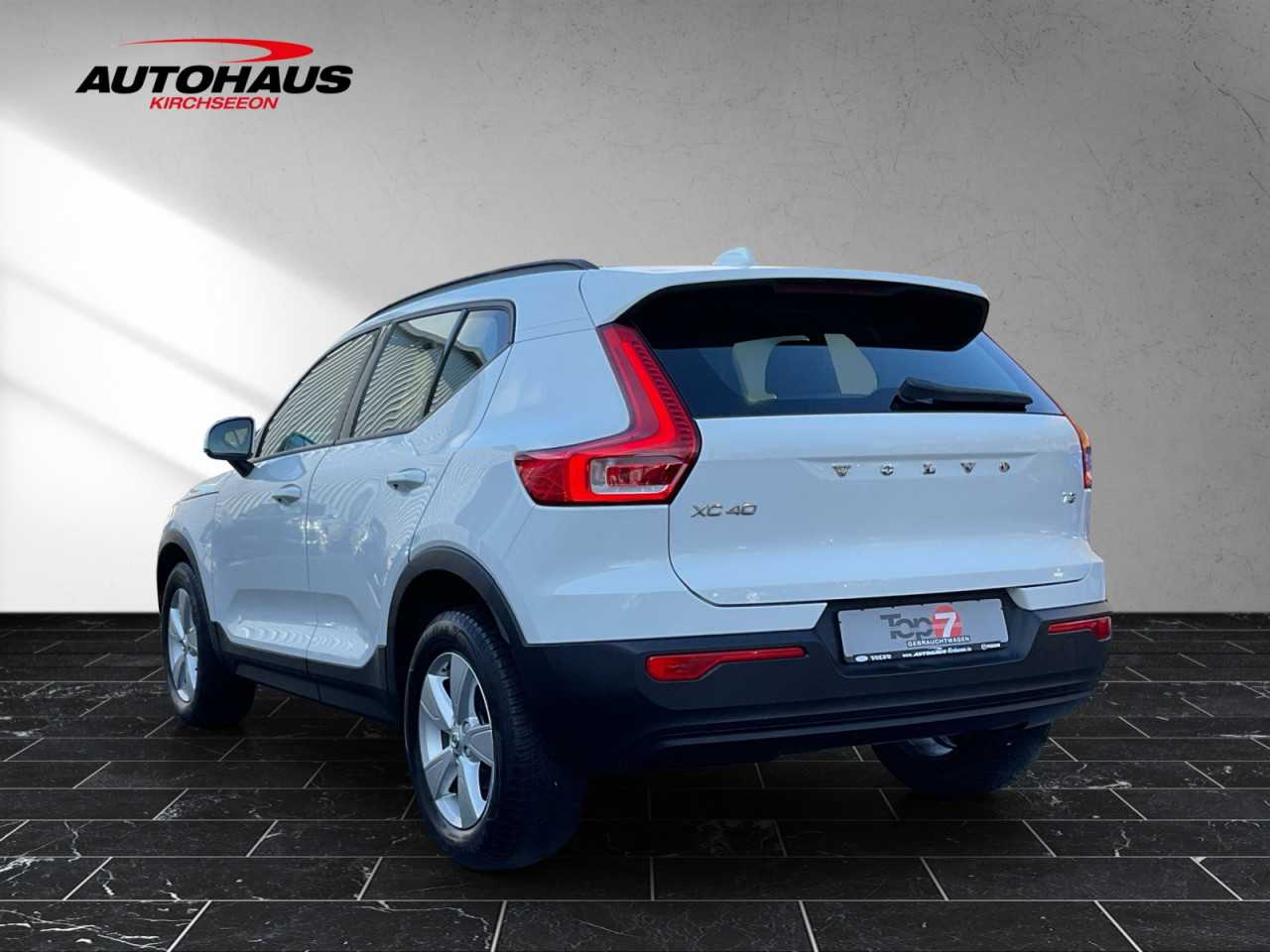 Volvo  XC40 T3 Momentum Core 2WD Automatik Bluetooth Navi LED Klima Einparkhilfe el. Fe