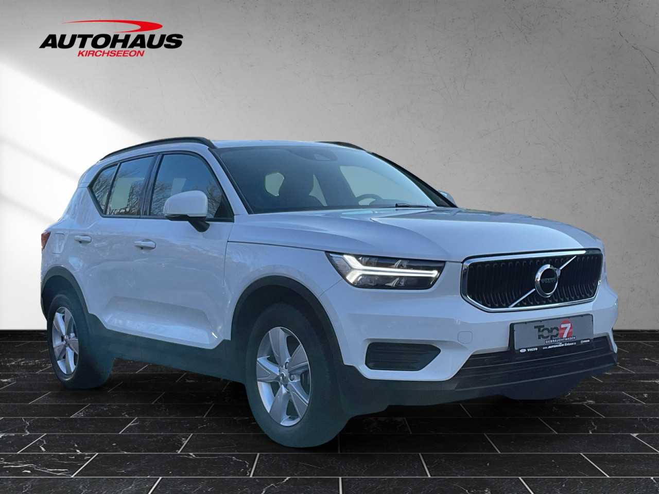 Volvo  XC40 T3 Momentum Core 2WD Automatik Bluetooth Navi LED Klima Einparkhilfe el. Fe