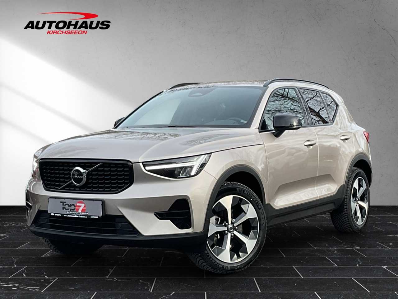 Volvo  XC40 B3 (Benzin) Plus Dark 2WD Automatik Bluetooth Navi LED Klima Einparkhilfe e