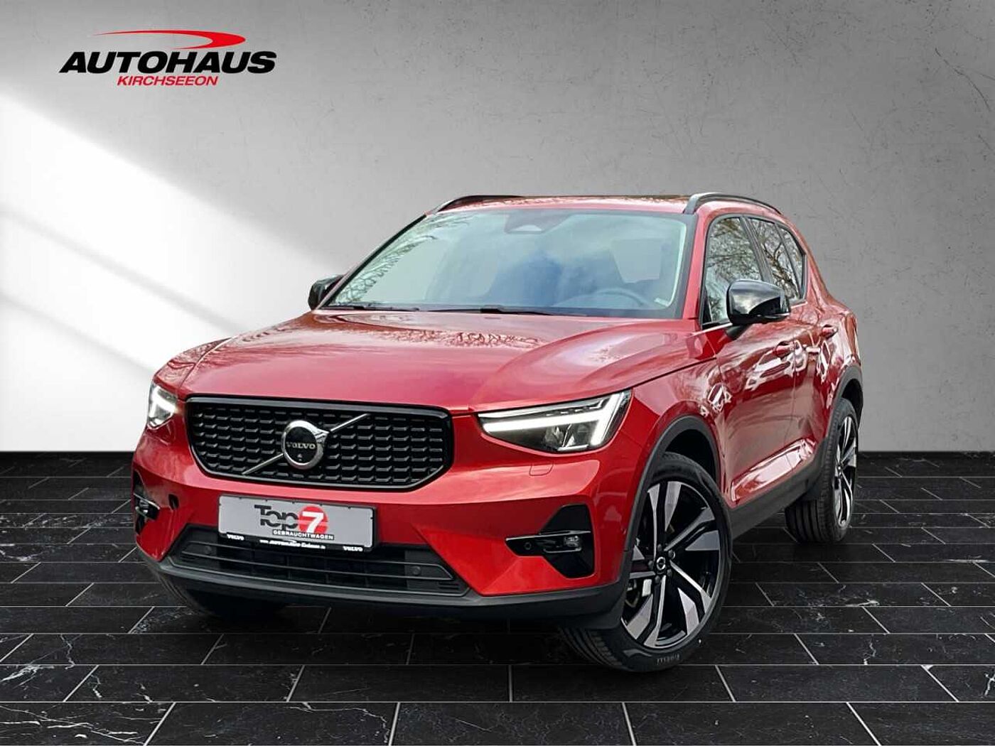 Volvo  XC40 B4 (Benzin) Ultra Dark 2WD Automatik Bluetooth Navi LED Vollleder Klima Ein