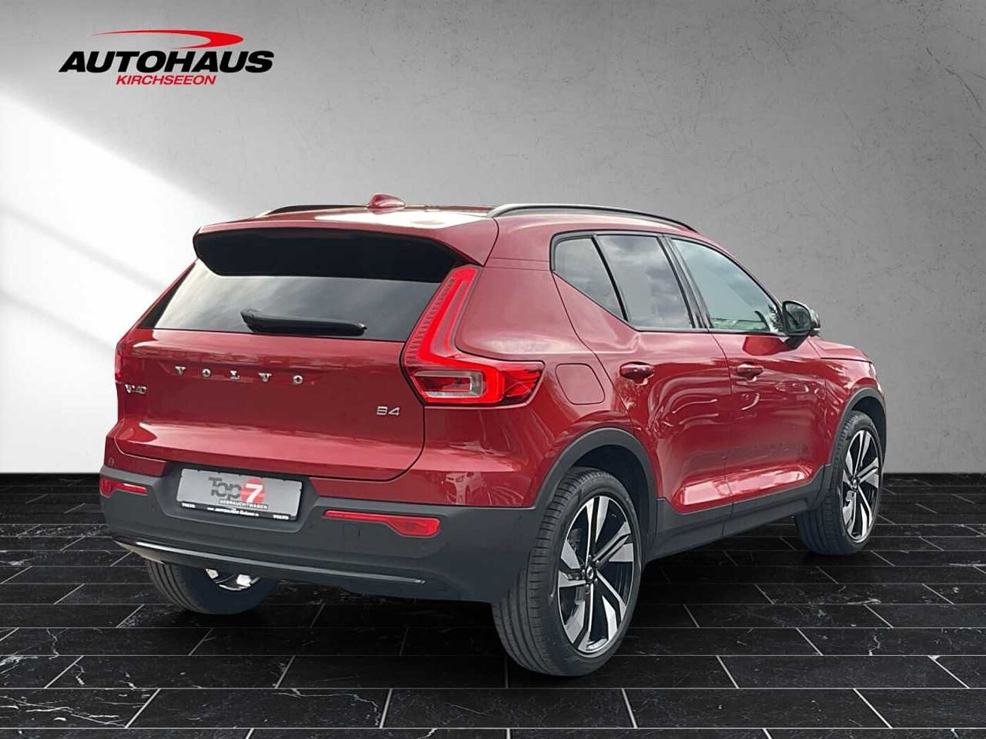 Volvo  XC40 B4 (Benzin) Ultra Dark 2WD Automatik Bluetooth Navi LED Vollleder Klima Ein