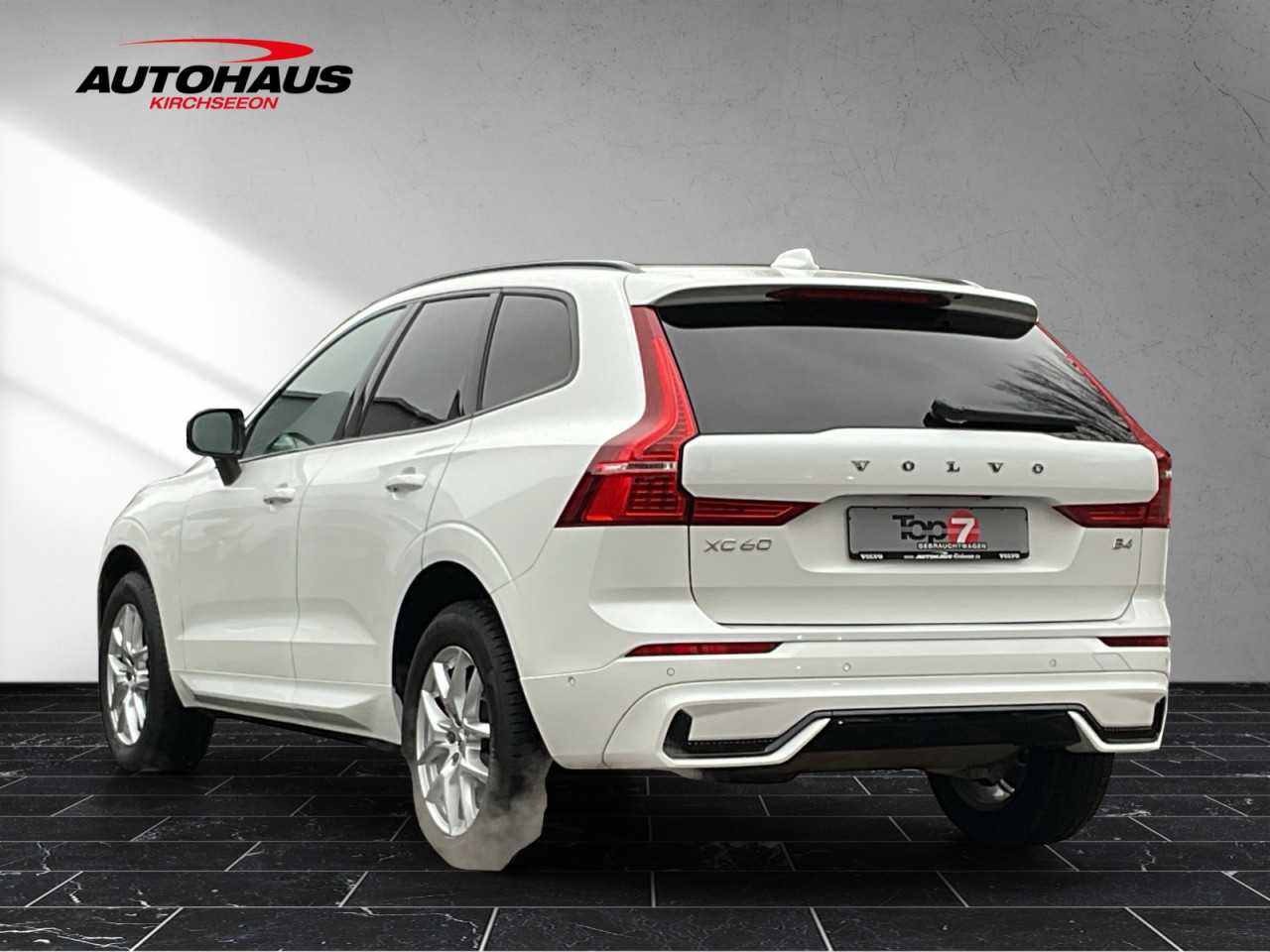 Volvo  XC60 B4 (Benzin) Plus Dark 2WD Automatik Bluetooth Navi LED Klima Standhzg Einpa