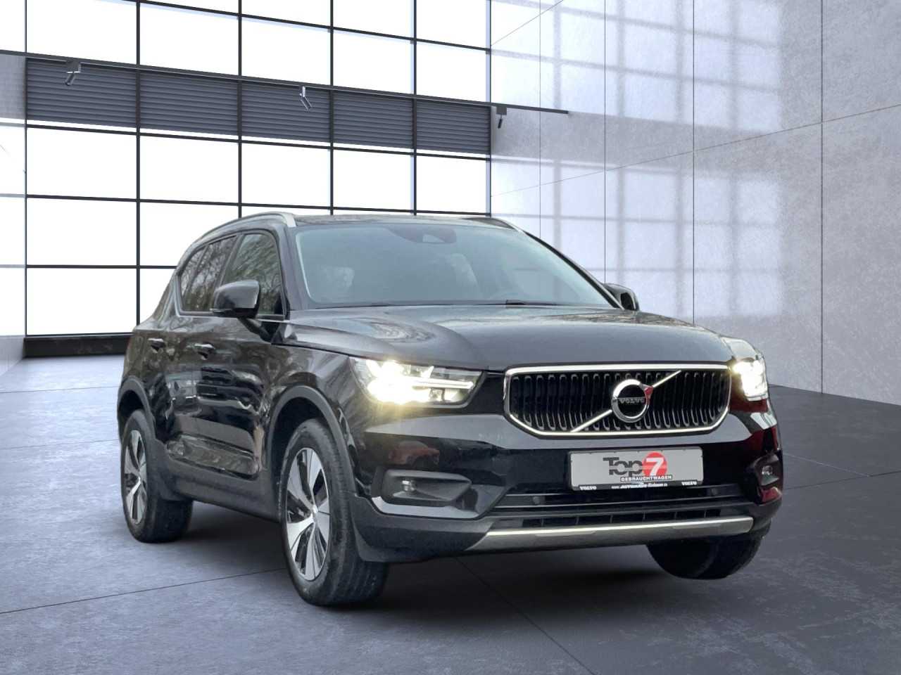 Volvo  XC40 D3 Momentum Pro 2WD Automatik Bluetooth Navi LED Klima Einparkhilfe el. Fen