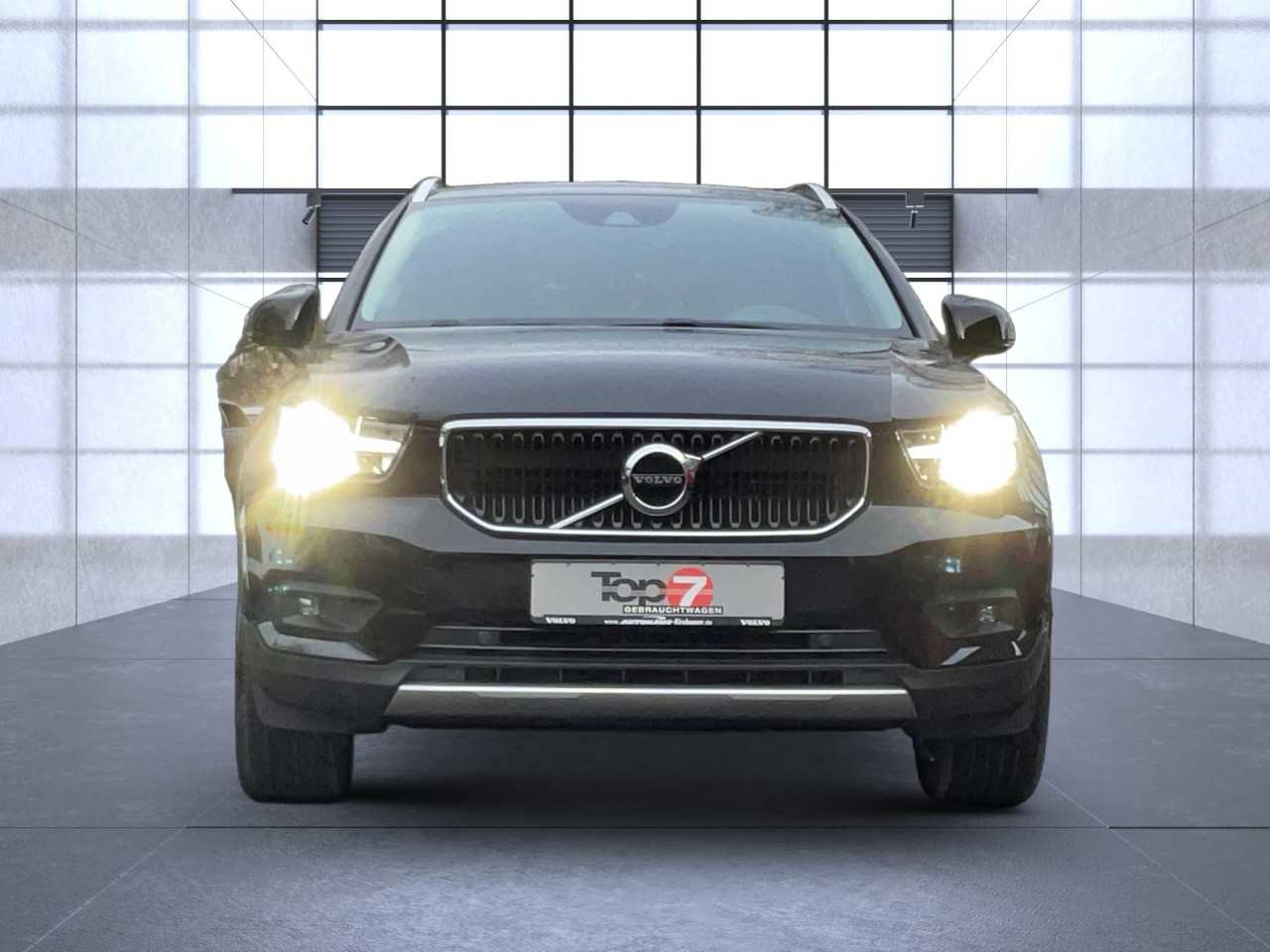 Volvo  XC40 D3 Momentum Pro 2WD Automatik Bluetooth Navi LED Klima Einparkhilfe el. Fen