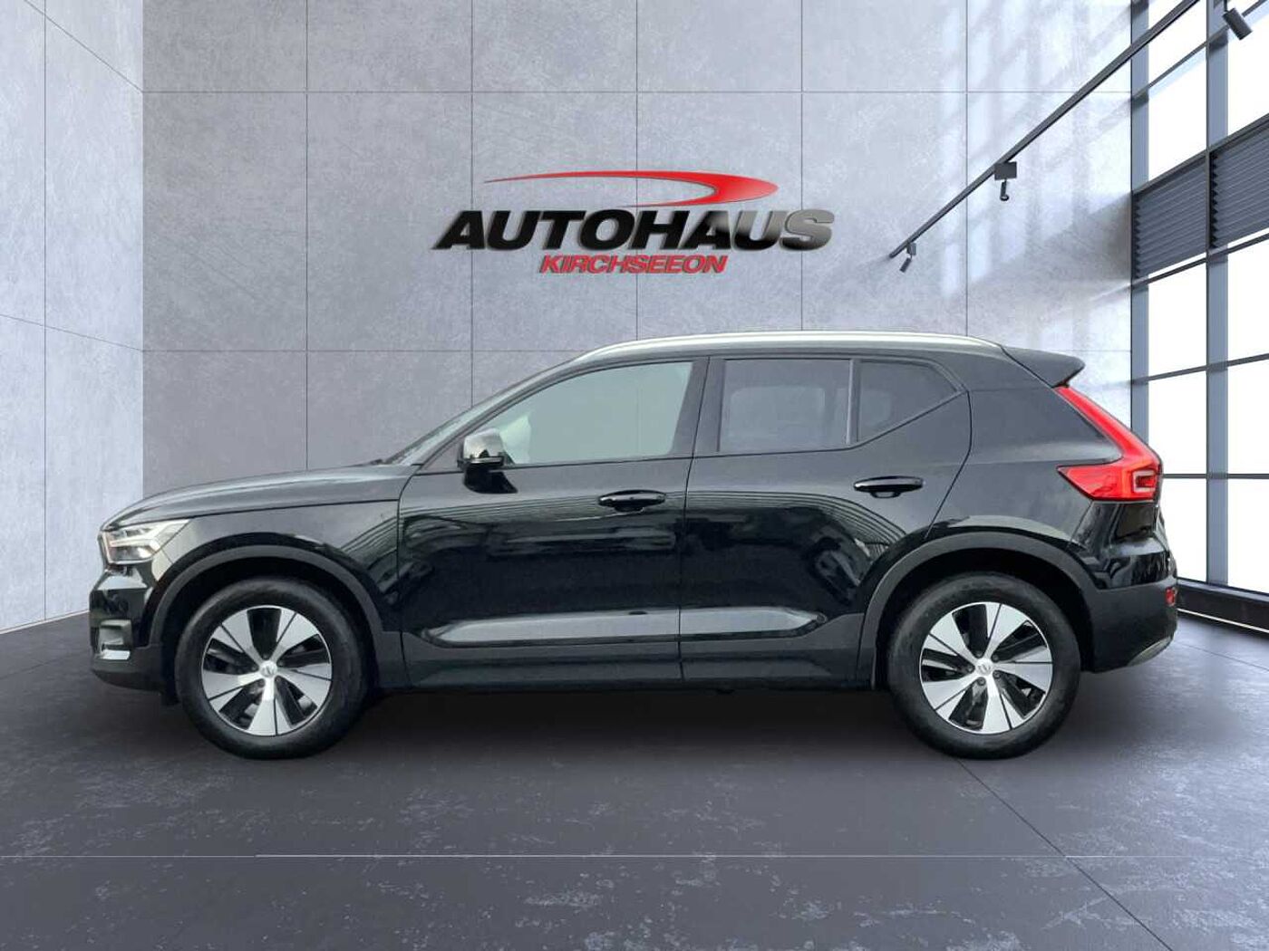 Volvo  XC40 D3 Momentum Pro 2WD Automatik Bluetooth Navi LED Klima Einparkhilfe el. Fen