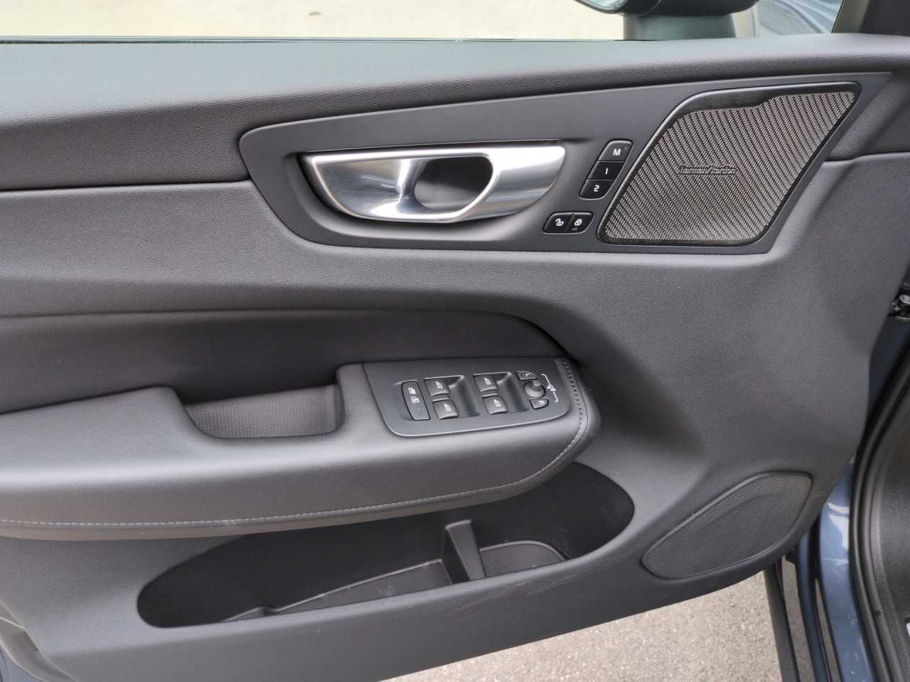Volvo  Navi LED Vollleder Klima Standhzg Einparkhilfe el. Fenster
