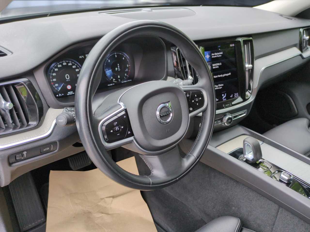 Volvo  Bluetooth Navi LED Vollleder Klima Einparkhilfe el. Fenster