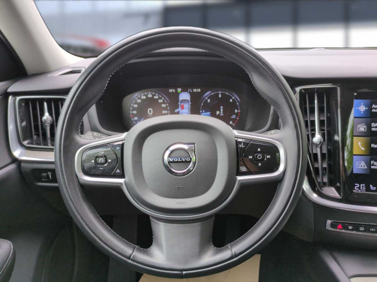 Volvo  Bluetooth Navi LED Vollleder Klima Einparkhilfe el. Fenster