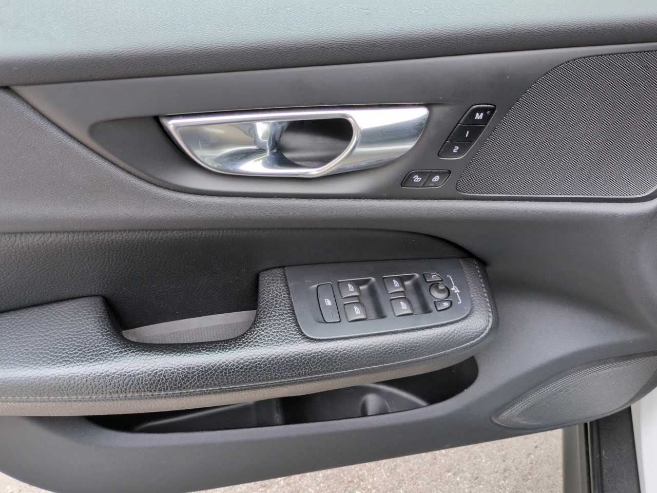 Volvo  Bluetooth Navi LED Vollleder Klima Einparkhilfe el. Fenster