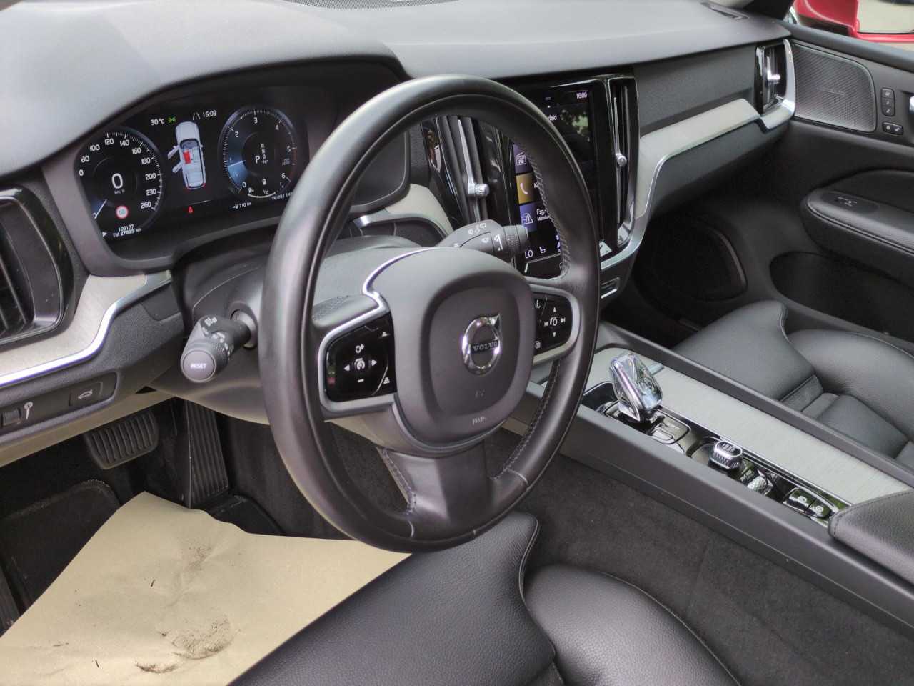 Volvo  Bluetooth Navi LED Vollleder Klima Einparkhilfe el. Fenster