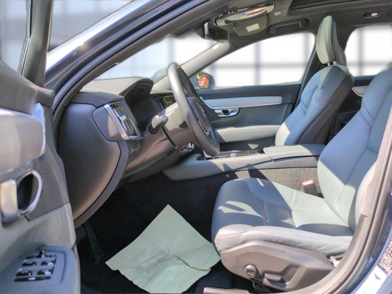 Volvo  Bluetooth Navi LED Vollleder Klima Standhzg Einparkhilfe el. Fenster