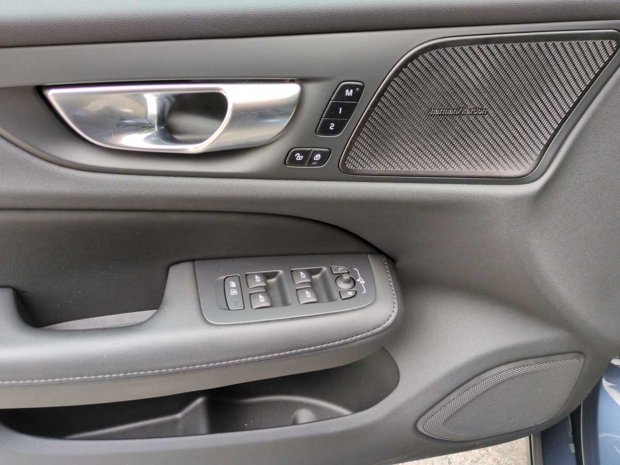 Volvo  Bluetooth LED Vollleder Klima Standhzg Einparkhilfe el. Fenster
