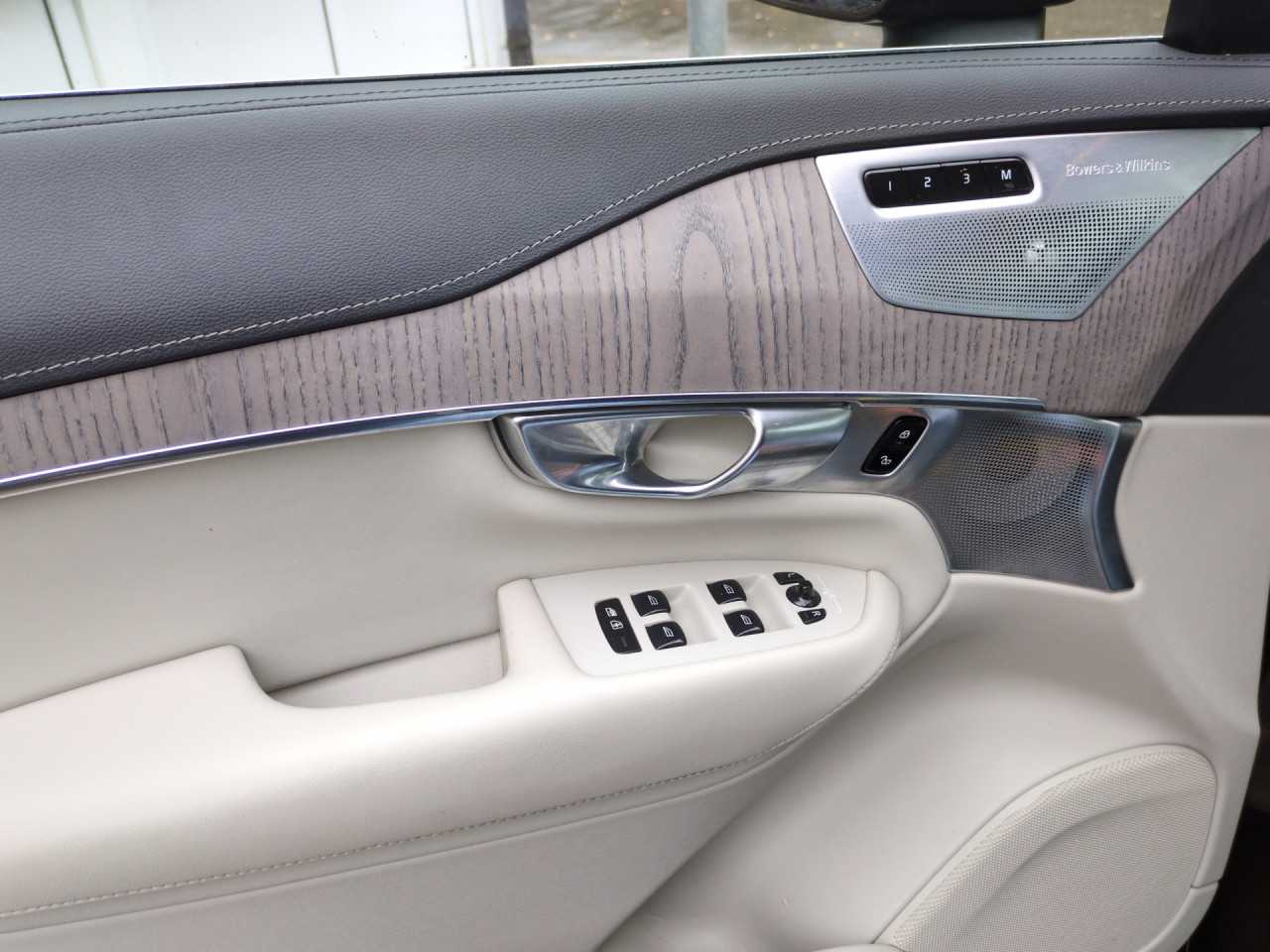 Volvo  Bluetooth Head Up Display Navi LED Vollleder Klima Standhzg Einparkhilfe el. Fen