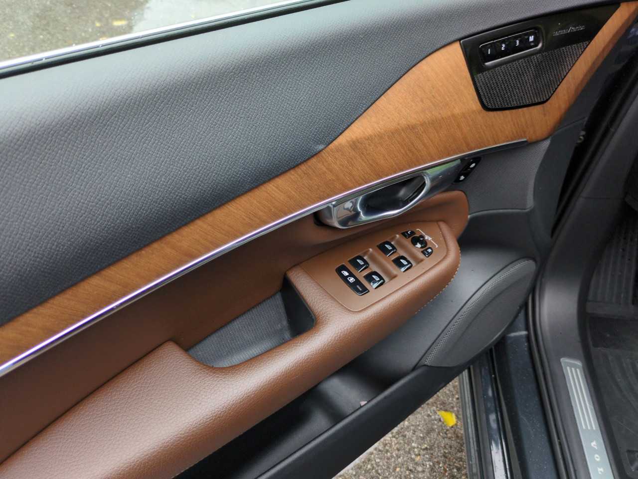 Volvo  Bluetooth LED Vollleder Klima Standhzg Einparkhilfe el. Fenster