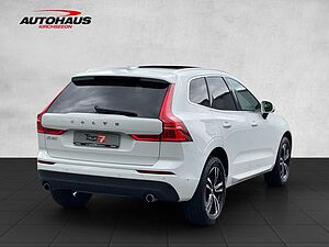 Volvo  XC60 B5 (Benzin) Momentum Pro AWD Automatik Bluetooth Head Up Display Navi LED K