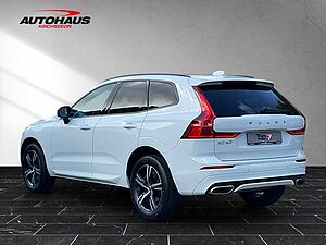 Volvo  XC60 B4 (Benzin) R-Design 2WD Automatik Bluetooth Navi LED Klima Einparkhilfe el